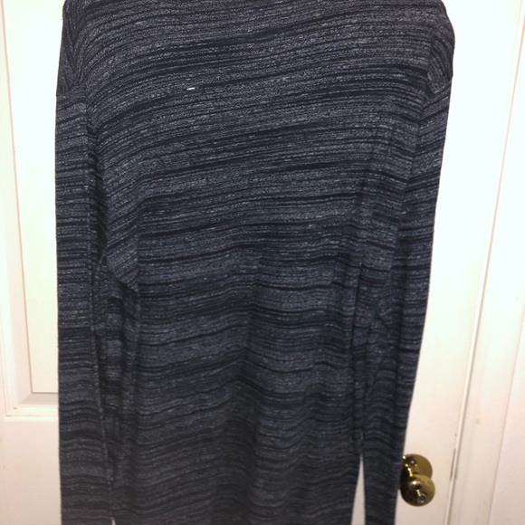 Gap Thin Longsleeve - Picture 2 of 3